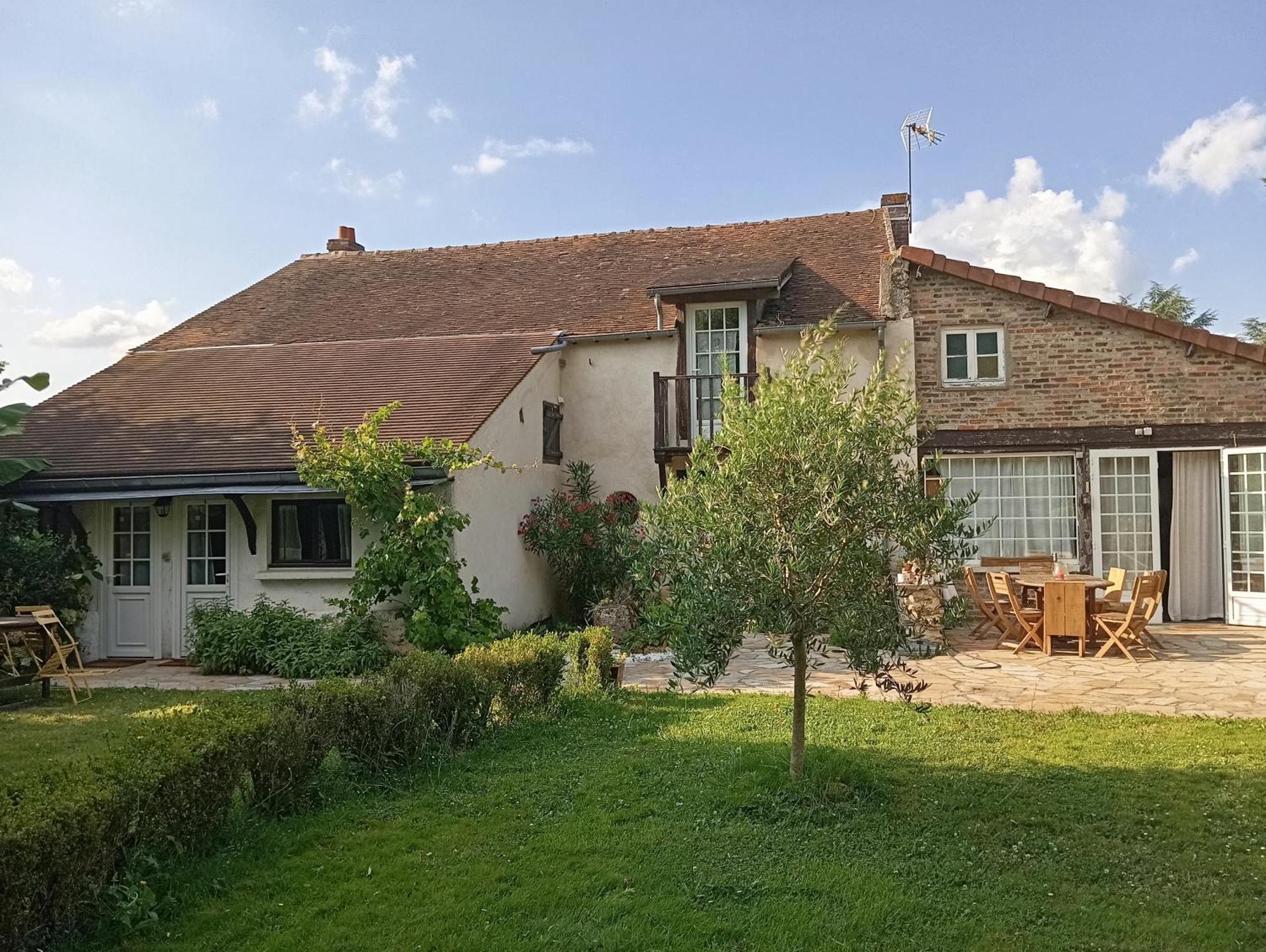 Hotel Les Pierres De Chevreuse Exterior foto